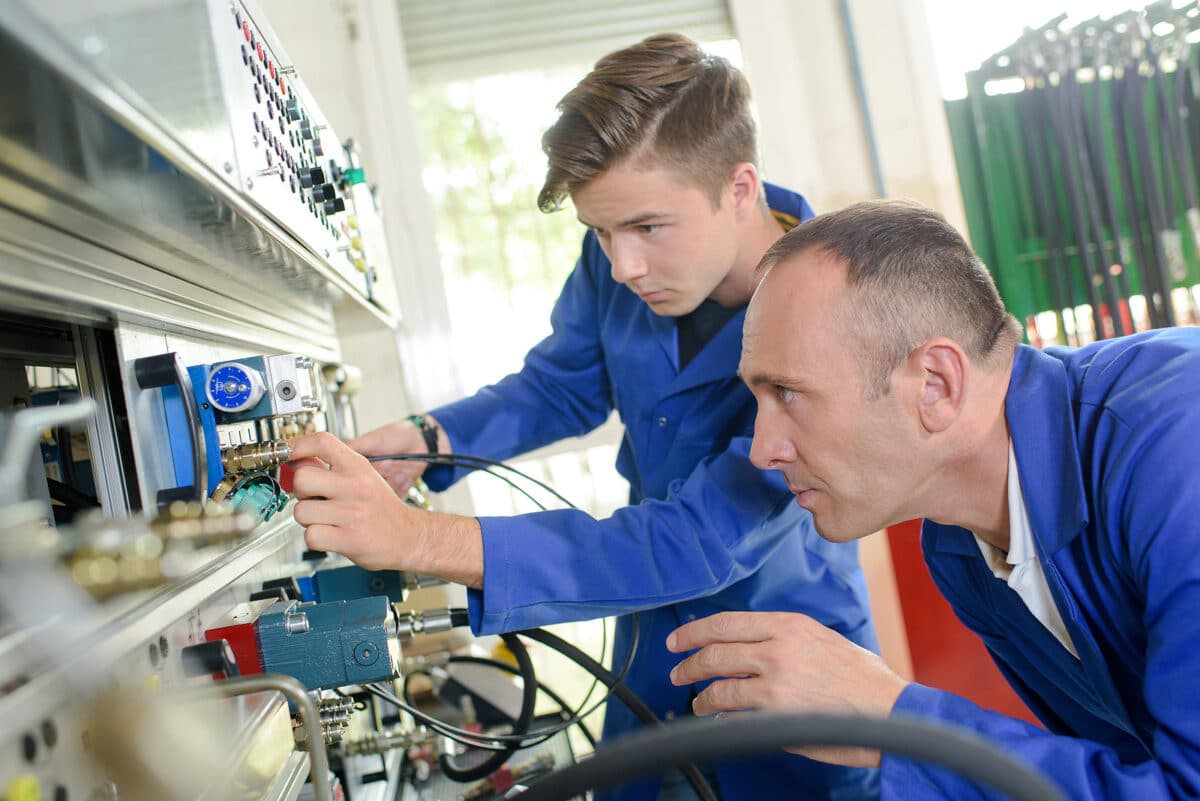 apprenticeship providers - mechanical engineering apprentice